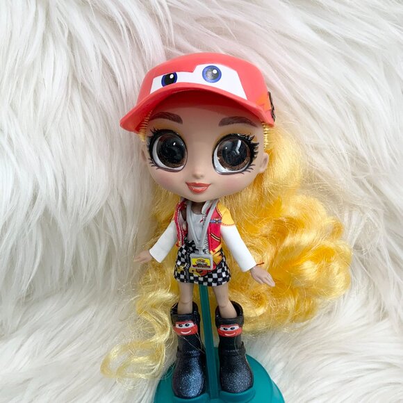 Disney Doorables Adoorbs Lightning McQueen Izzy Superfan Doll - Picture 2 of 3